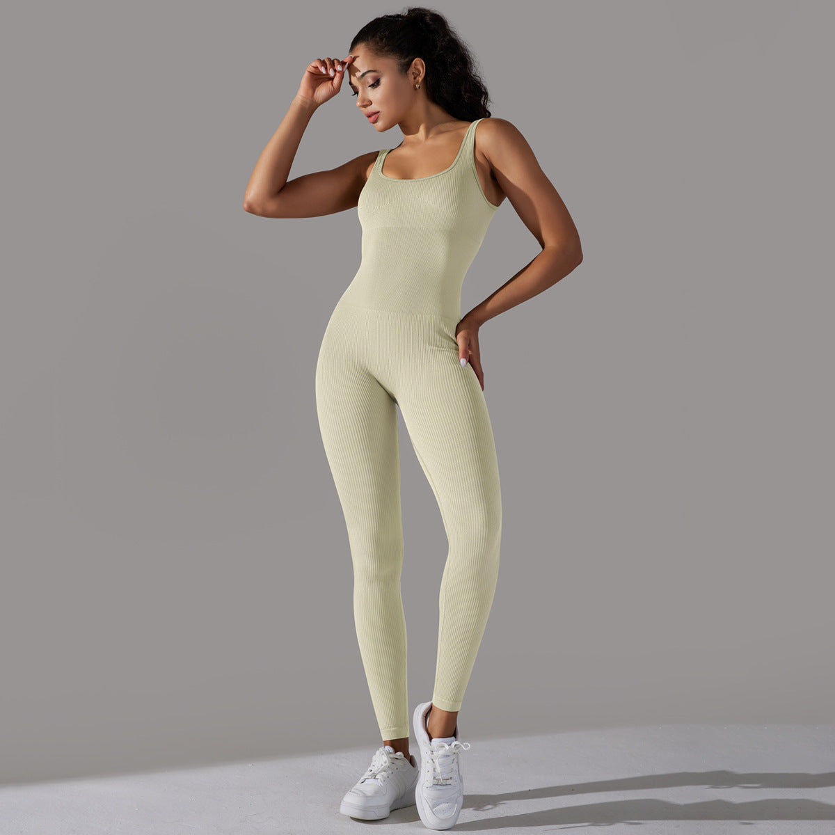 ActiveGrace Essence™ Damski bezszwowy kombinezon sportowy na ramiączkach – idealny do jogi, tańca, gimnastyki i fitness