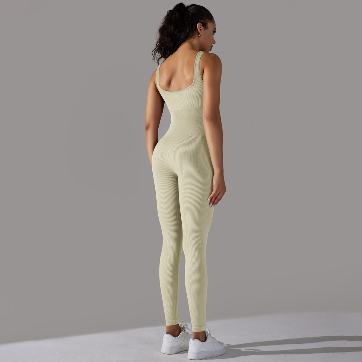 ActiveGrace Essence™ Damski bezszwowy kombinezon sportowy na ramiączkach – idealny do jogi, tańca, gimnastyki i fitness
