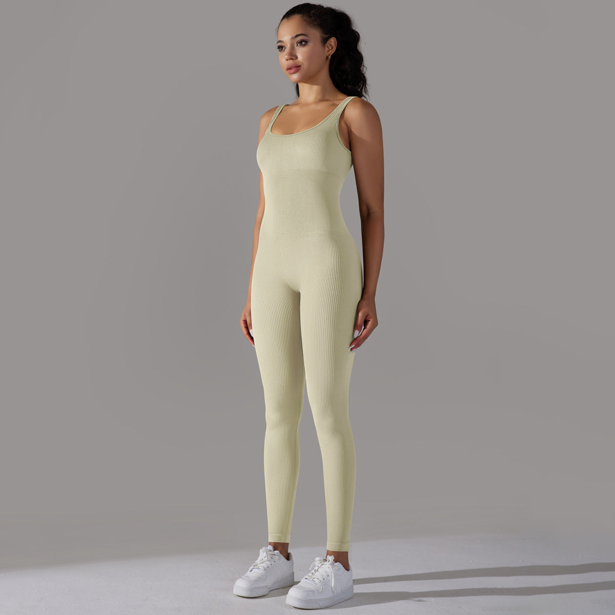 ActiveGrace Essence™ Damski bezszwowy kombinezon sportowy na ramiączkach – idealny do jogi, tańca, gimnastyki i fitness
