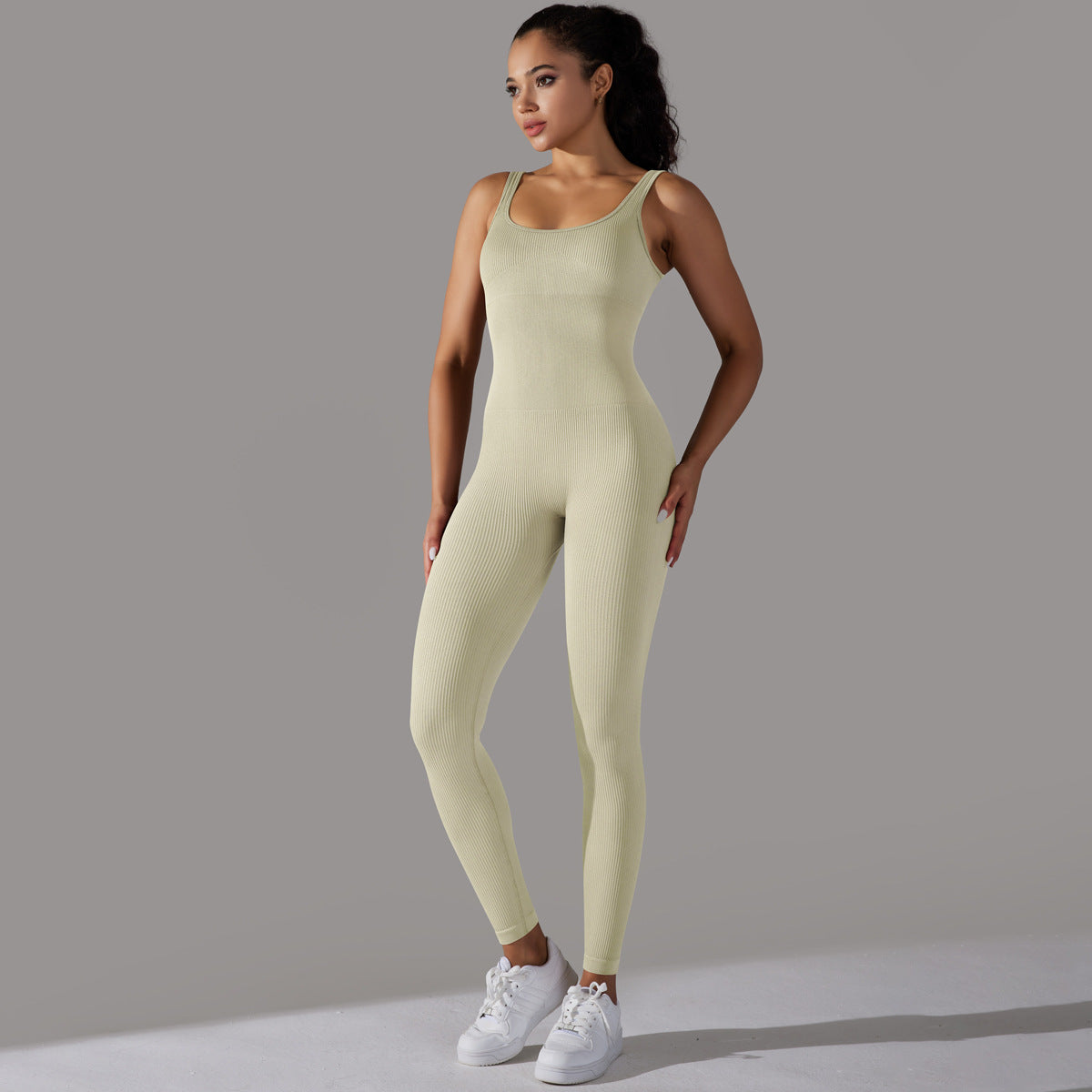 ActiveGrace Essence™ Damski bezszwowy kombinezon sportowy na ramiączkach – idealny do jogi, tańca, gimnastyki i fitness