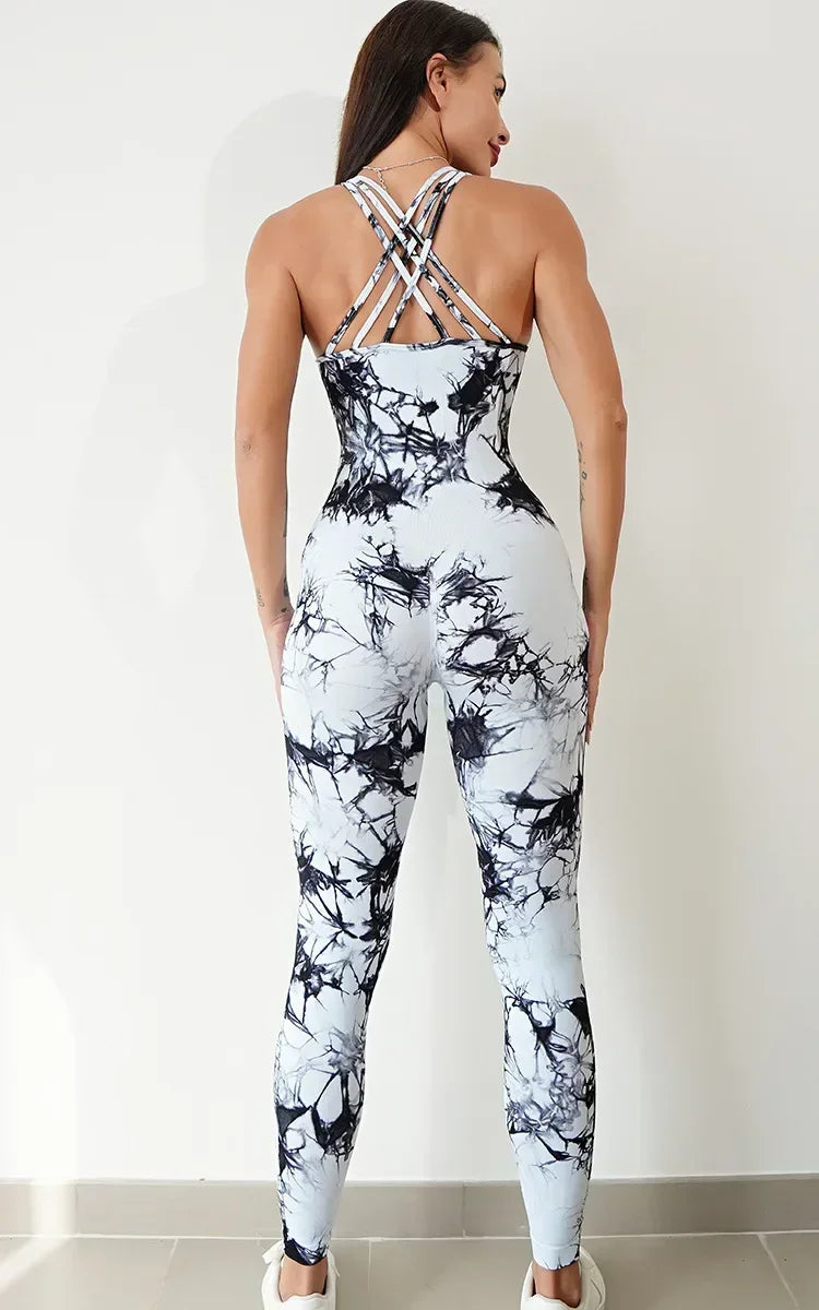 EnergyFlow Haze™ – Stylowy kombinezon sportowy z dynamicznym wzorem tie dye i wycięciem na plecach – idealny na jogę, fitness, siłownię i aktywności na świeżym powietrzu.