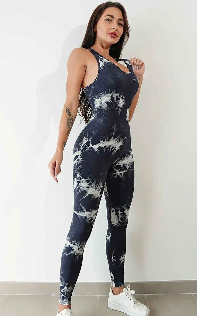 EnergyFlow Haze™ – Stylowy kombinezon sportowy z dynamicznym wzorem tie dye i wycięciem na plecach – idealny na jogę, fitness, siłownię i aktywności na świeżym powietrzu.
