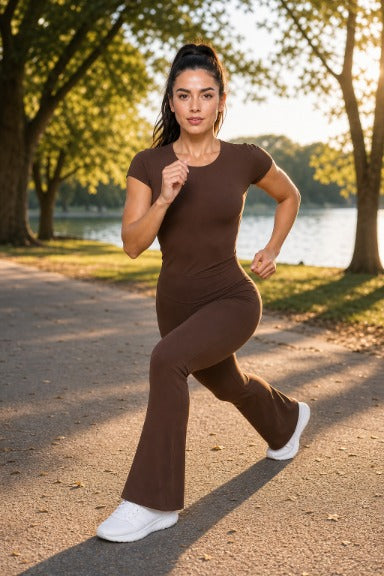 ViveMotion Blaze™ Stylowy kombinezon z wycięciem na plecach – idealny do aktywności sportowych i aktywnego stylu życia